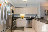 512 N McClurg Ct, Unit 705 in Chicago, IL - Building Photo - Building Photo