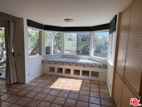 24715 Cll Largo in Calabasas, CA - Building Photo - Building Photo
