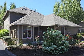 Twin Oaks in Portland, OR - Building Photo - Building Photo