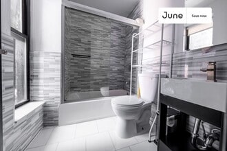 320 Manhattan Ave in New York, NY - Building Photo - Building Photo