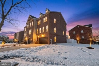 4904 Olympia Pl in Waldorf, MD - Building Photo - Building Photo