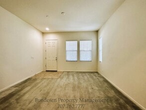 1821 Woodsage Way in Santa Rosa, CA - Building Photo - Building Photo