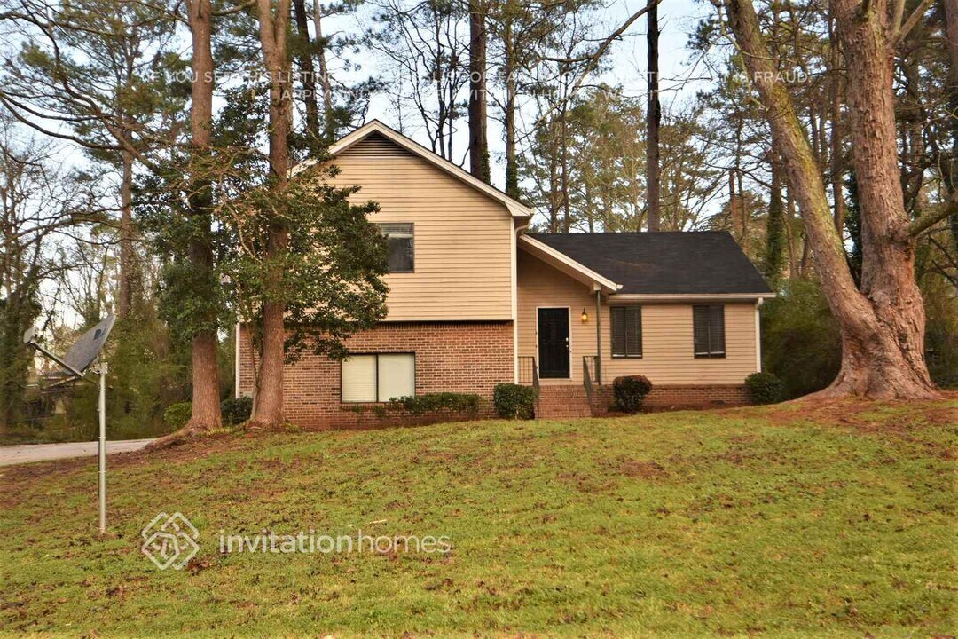4223 King James Ct in Snellville, GA - Foto de edificio