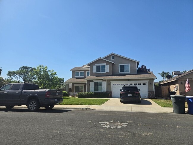 property at 871 W Millbrook St