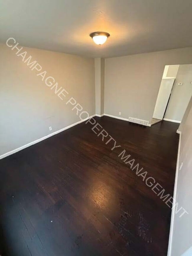 615-617 Deweese St in Grandview, MO - Building Photo - Building Photo