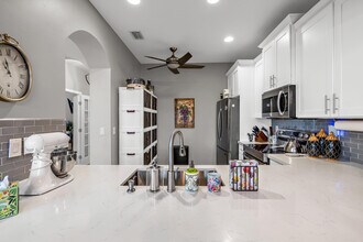 6407 Bella Cir in Boynton Beach, FL - Building Photo - Building Photo