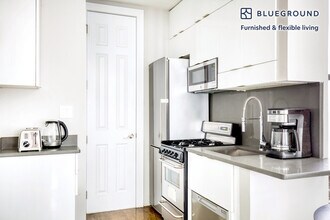 214 E 25th St in New York, NY - Building Photo - Building Photo