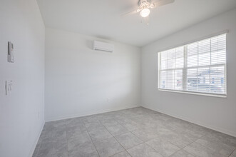 1306 Diego Ter, Unit B in Winter Haven, FL - Building Photo - Building Photo