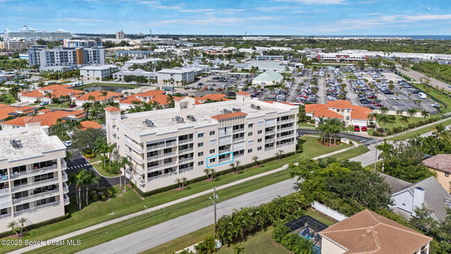 551 Casa Bella Dr in Cape Canaveral, FL - Building Photo - Building Photo