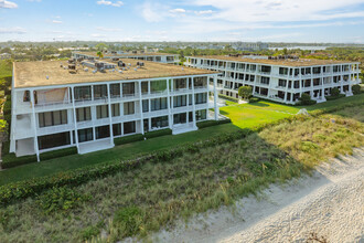 The Reef in Palm Beach, FL - Foto de edificio - Building Photo