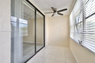 2821 Somerset Dr in Lauderdale Lakes, FL - Building Photo - Building Photo