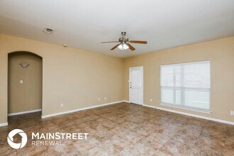 200 Kennedy Ct in Crowley, TX - Foto de edificio - Building Photo