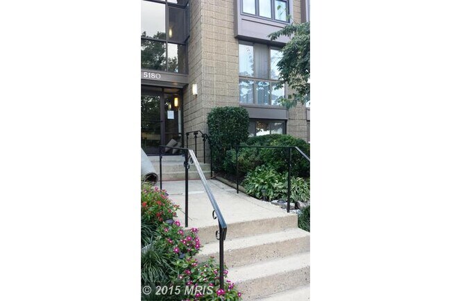 5180 Maris Ave, Unit 300 in Alexandria, VA - Building Photo - Building Photo