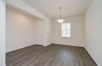 8414 Beacon Bay Cir in Mont Belvieu, TX - Building Photo - Building Photo