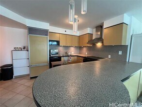 801 S King St in Honolulu, HI - Building Photo - Building Photo