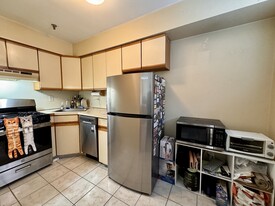 1480 Commonwealth Ave, Unit 12 Apartamentos