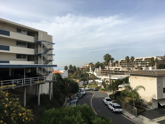 414 Monterey Ln, Unit D