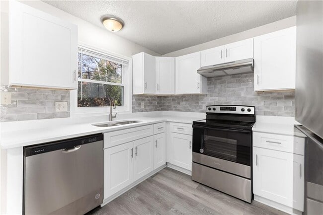 121 Mark Twain Cir in Athens, GA - Building Photo - Building Photo