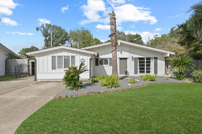 property at 4414 Gardendale Dr