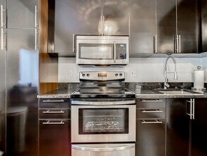 2700 SW 36th Ave, Unit B in Miami, FL - Building Photo - Building Photo