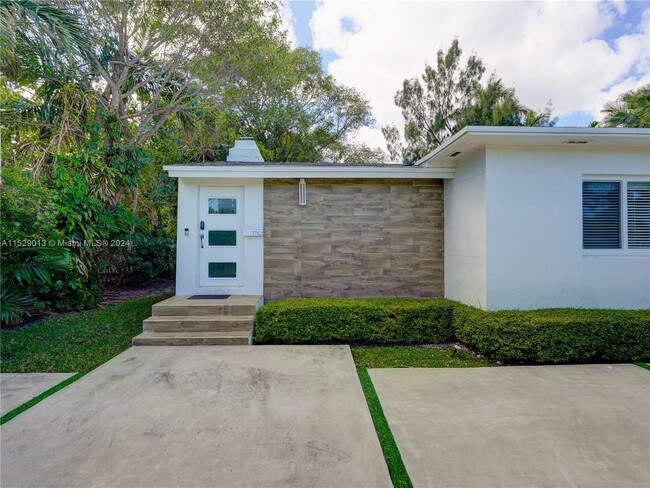 7710 Beach View Dr in North Bay Village, FL - Foto de edificio - Building Photo