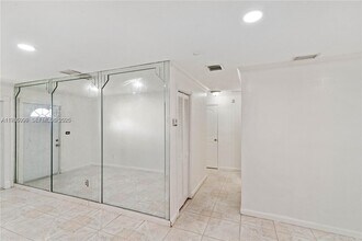 17200 NW 51st Pl in Miami Gardens, FL - Building Photo - Building Photo