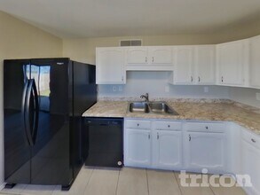 3312 Woodlark Dr in Fort Worth, TX - Foto de edificio - Building Photo