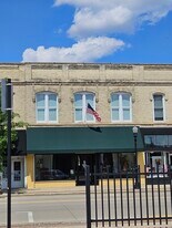 14 W Fulton St, Unit Atria Hall in Edgerton, WI - Building Photo