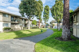 Garden View Apartments in Garden Grove, CA - Building Photo