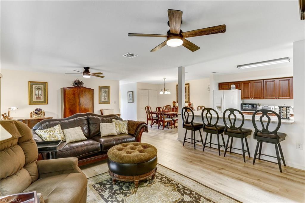 925 Palm View Dr, Unit C-111 in Naples, FL - Foto de edificio