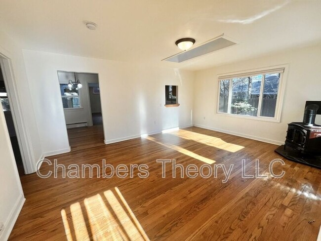 1252 NW Milwaukee Ave in Bend, OR - Building Photo - Building Photo