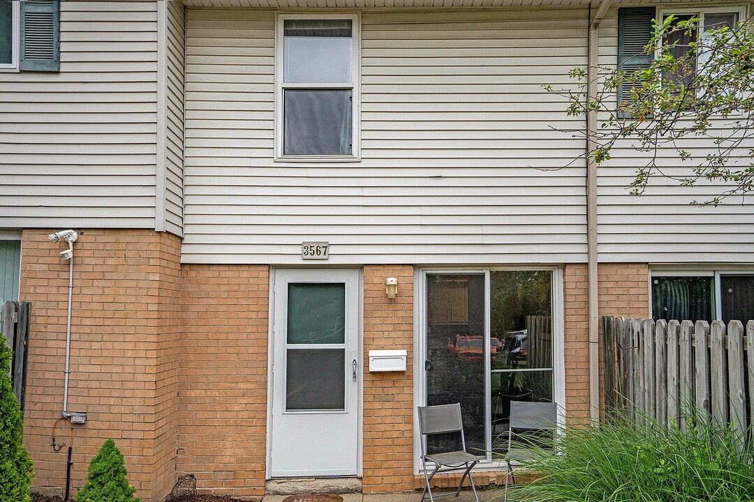 3567 Kenbrooke Ct, Unit 3567 in Kalamazoo, MI - Building Photo