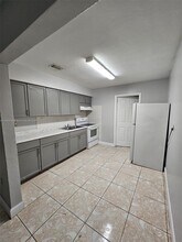 482 NE 136th St in North Miami, FL - Building Photo - Building Photo