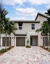 8554 Via Mar Rosso in Greenacres, FL - Building Photo