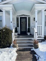 1426 Stratfield Rd in Fairfield, CT - Building Photo