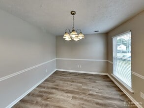 2005 Penmar Dr in La Vergne, TN - Building Photo - Building Photo