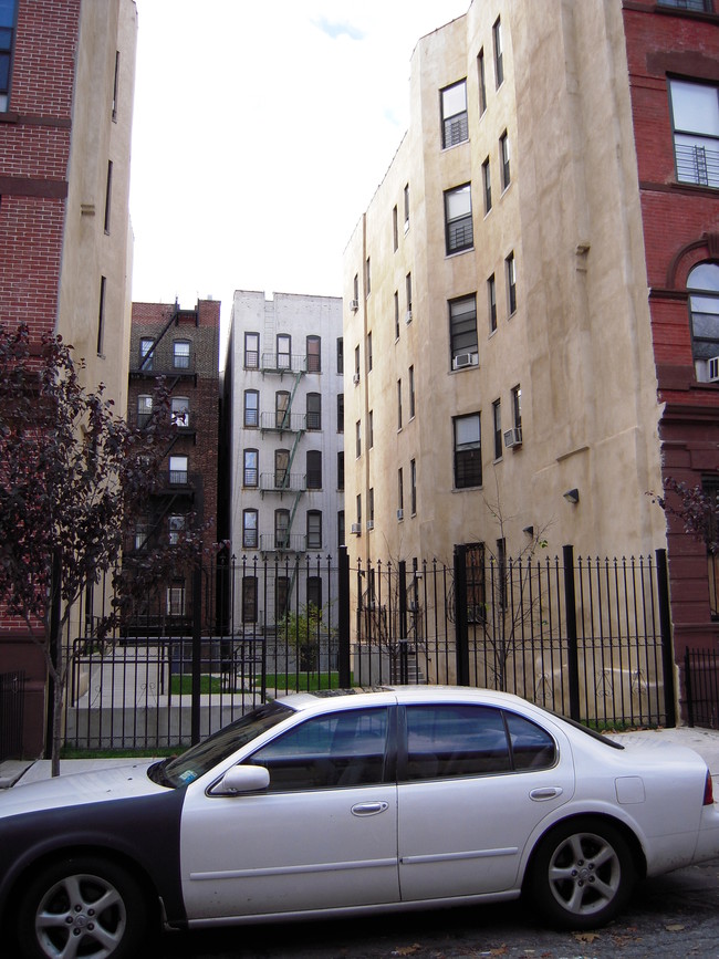 110-112 W 134th St in New York, NY - Building Photo - Building Photo