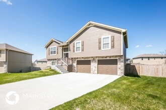 512 Gunnar Dr in Belton, MO - Building Photo - Building Photo