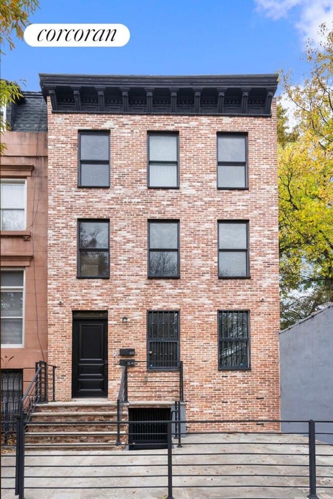 65 Bainbridge St. in Brooklyn, NY - Foto de edificio - Building Photo