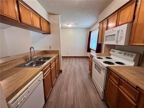 103 S Kaupo Dr in Bastrop, TX - Building Photo - Building Photo