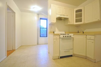 329 E 94th St in New York, NY - Building Photo - Building Photo