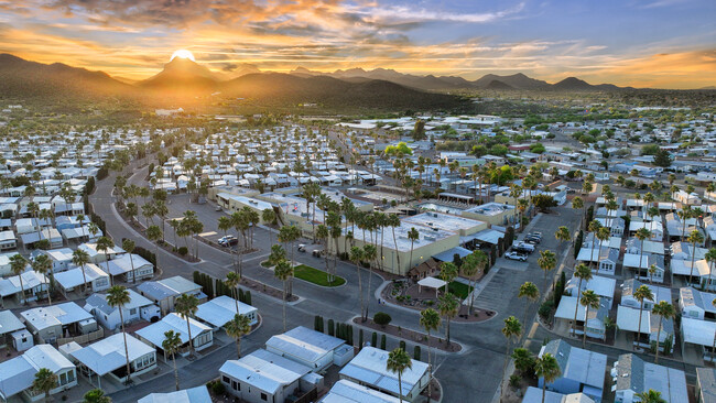 Rincon Country West RV Resort in Tucson, AZ - Foto de edificio - Building Photo