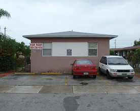 710 SW 10 St in Miami, FL - Building Photo - Building Photo