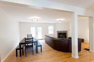 34 Liberty Dr in Mansfield, CT - Building Photo - Building Photo