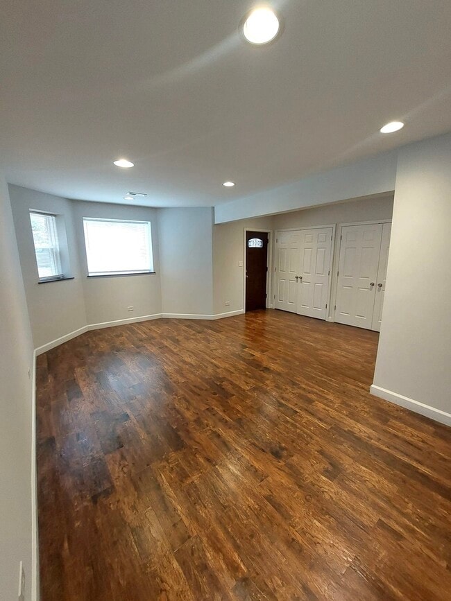 2765 W Francis Pl in Chicago, IL - Building Photo - Building Photo