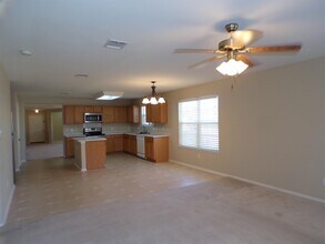 95 E Wildflower Blvd in Marble Falls, TX - Building Photo - Building Photo