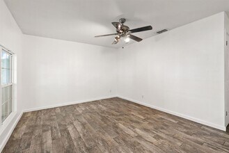 5803 Wellington Dr in Austin, TX - Building Photo - Building Photo