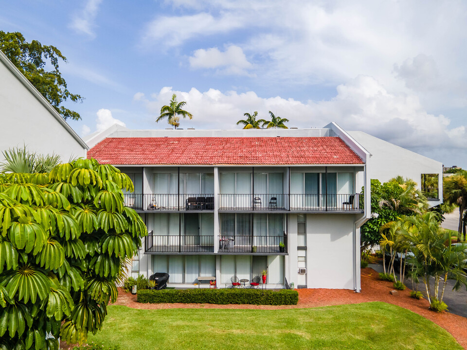 The Palms at Forest Hills in Coral Springs, FL - Building Photo