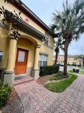 3857 Island Way in St. Petersburg, FL - Building Photo - Building Photo