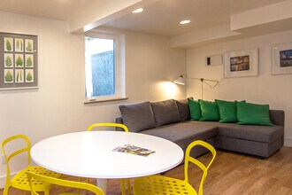 2628 Northeast Ainsworth Street, Unit B in Portland, OR - Building Photo - Building Photo